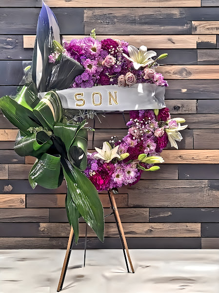 Standing Sympathy Wreath